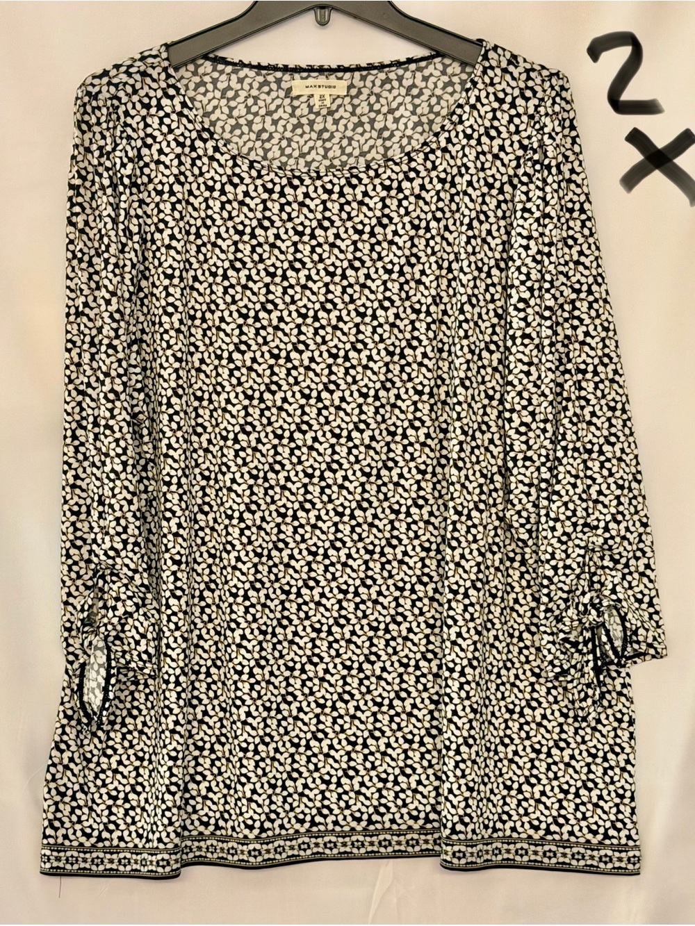Max Studio Black and White Patterned Long Sleeve Tunic